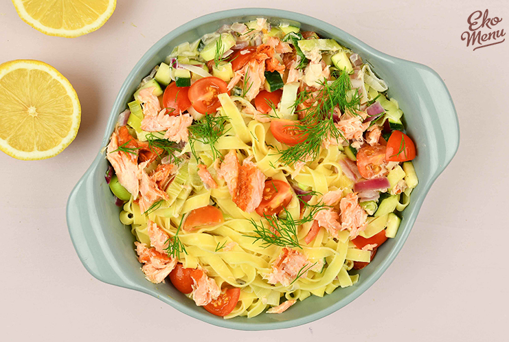 Verse Tagliatelle Met Warmgerookte Zalm En Dille Groentesaus